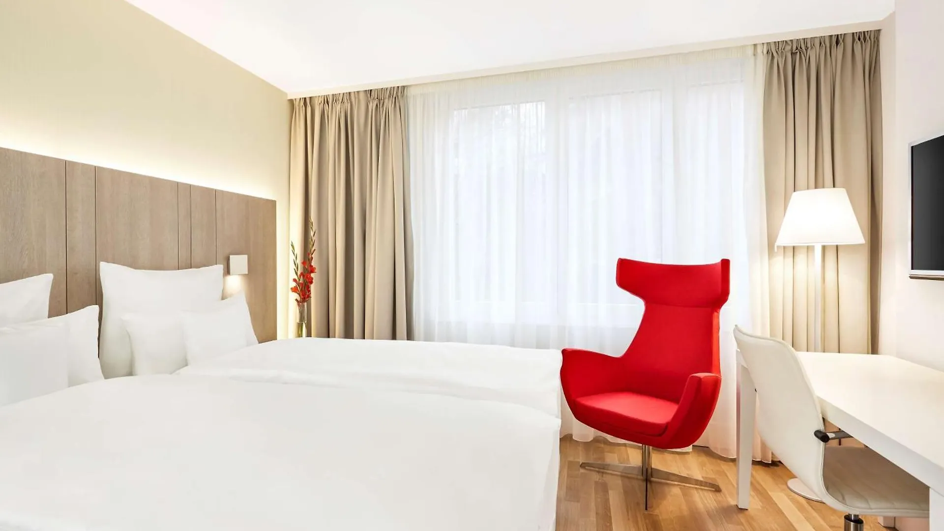 **** Hotel apartamentowy Nh Collection Hamburg City Niemcy