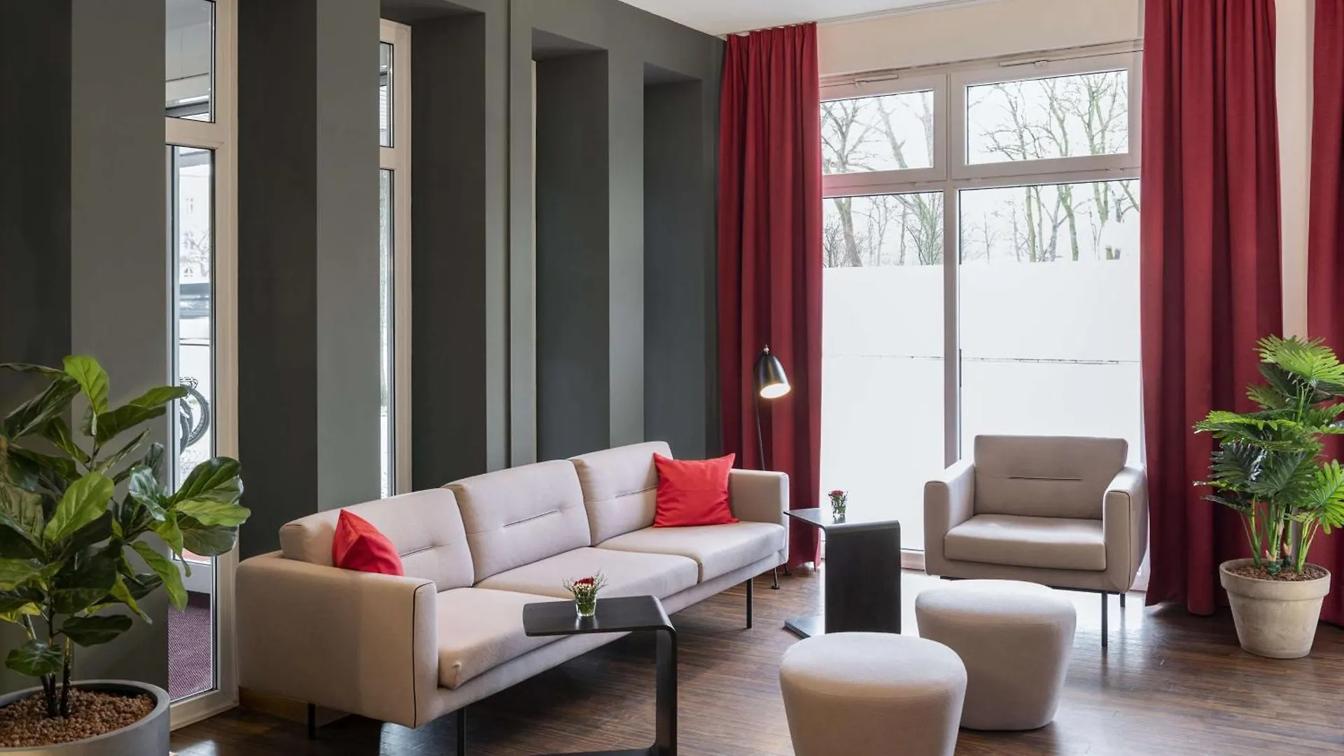 **** Hotel apartamentowy Nh Collection Hamburg City Niemcy