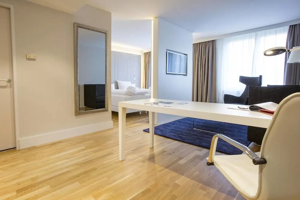 Nh Collection Hamburg City 4*,